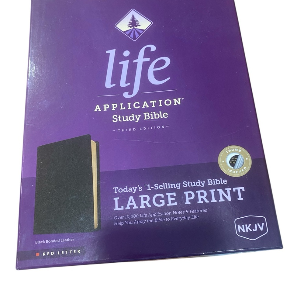 Life Application Study Bible (NKJV, Large Print, Third Edition) New without tags